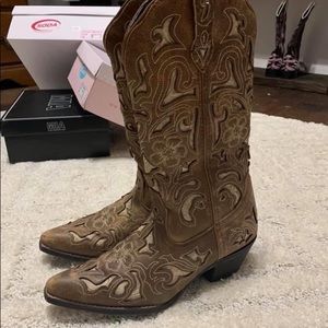 Women’s boots